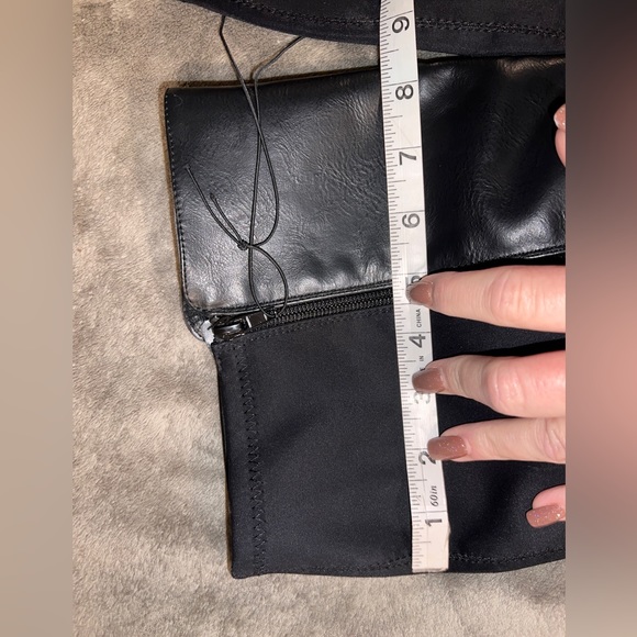 Size 11 wide calf tall black boots - Picture 2 of 6